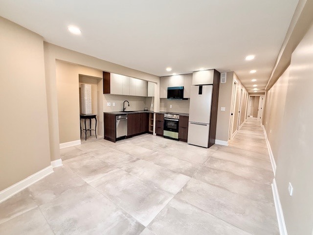 Building Photo - 2140 W Monroe St