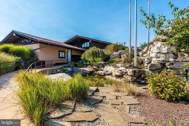 Building Photo - 10120 Stonecat Ct