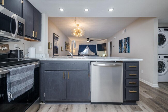 Building Photo - 502 Windsong Cir