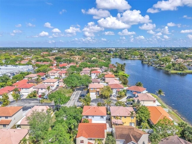 Building Photo - 300 SW 100th Ave