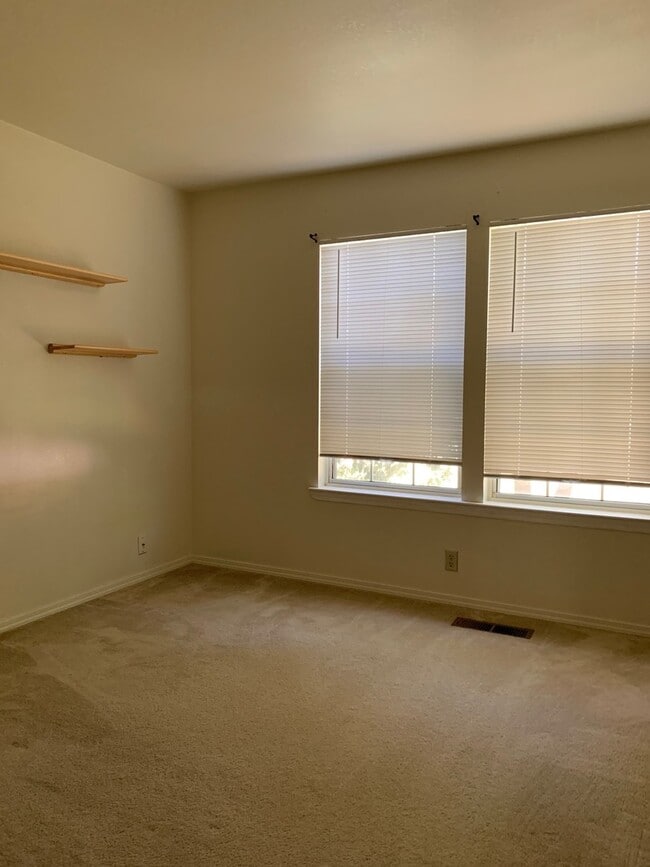 Building Photo - Spacious 3-Bedroom Home with Greenbelt Views & Landscaping Included
