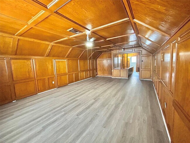 Building Photo - 2709 Dewberry Ln