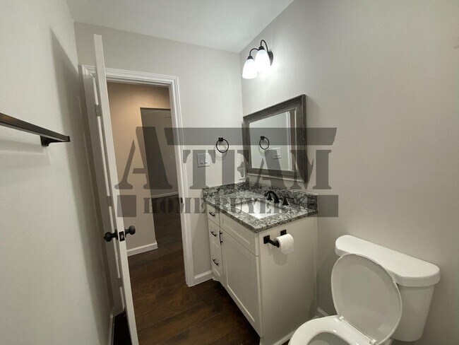 Building Photo - 4 Bedroom 2 Bathroom home for rent!
