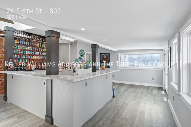 Building Photo - 26 E 6th St