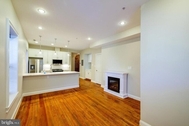 Building Photo - 1543 6th St NW