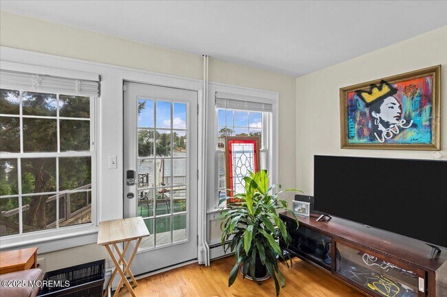 Building Photo - 1503 Comstock St