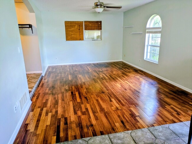 Building Photo - 4976 Oakbrooke Pl