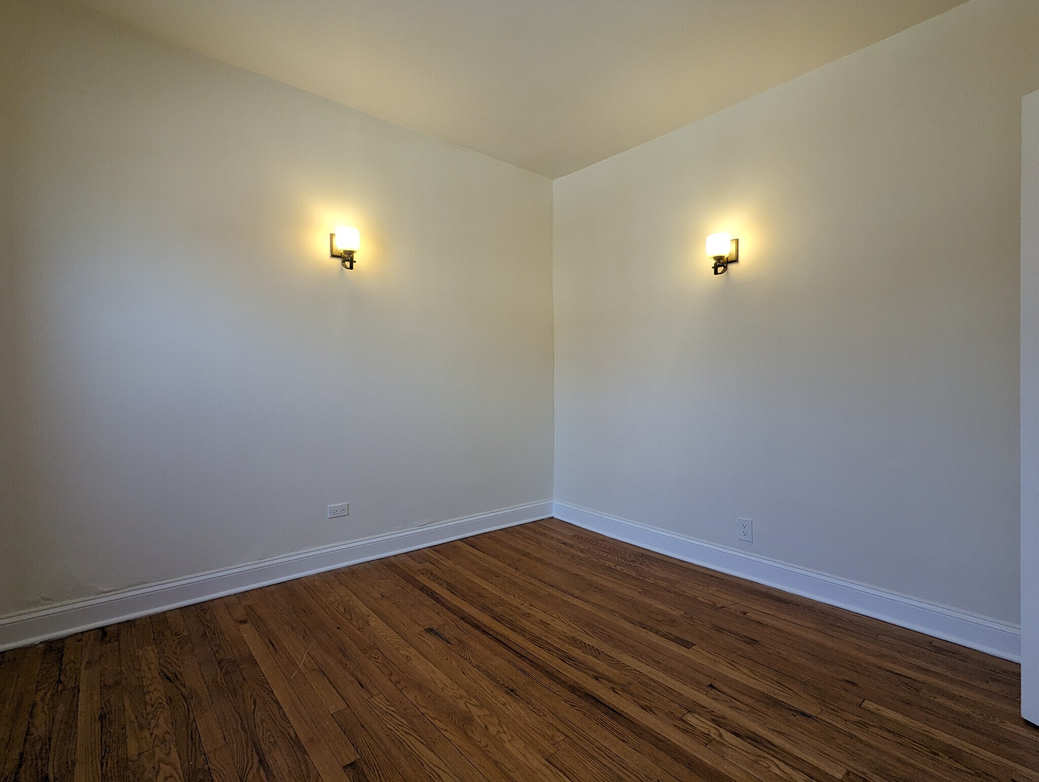 Building Photo - 4040 N Ashland Ave