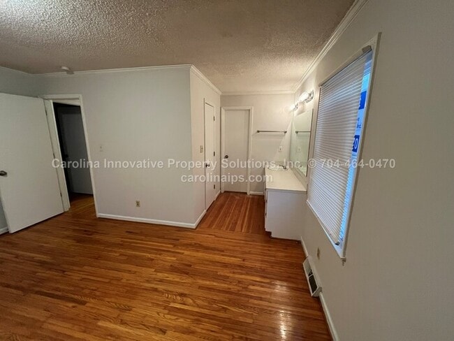 Building Photo - 7622 Helmdale Ave