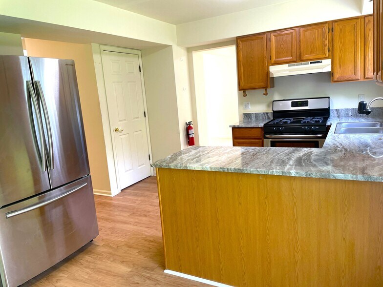 Building Photo - 3048 Turnberry Ln