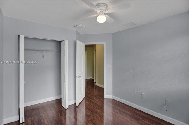 Building Photo - 5967 Glasgow Way