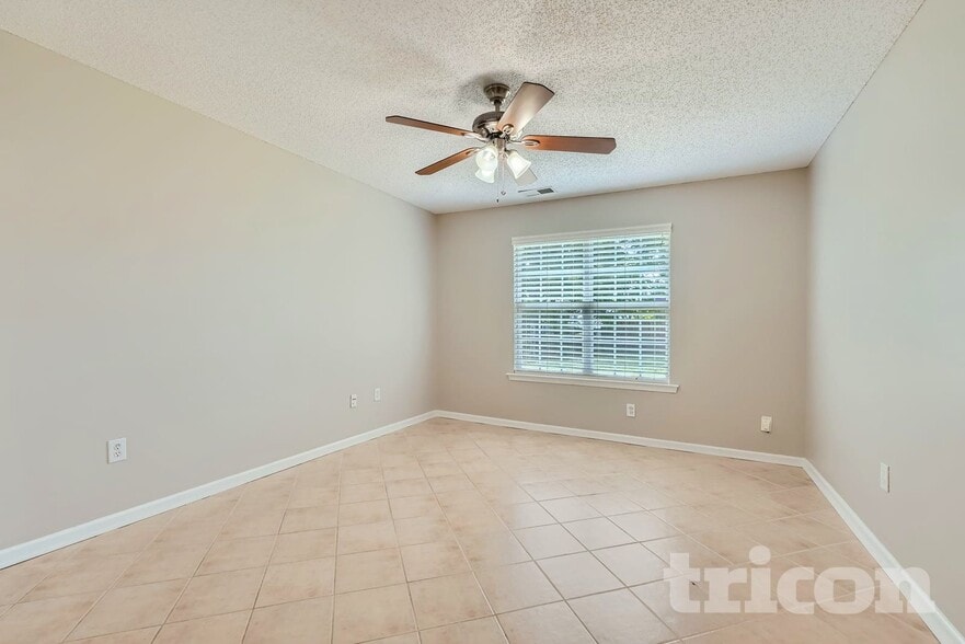 Building Photo - 3915 Cornus Ln