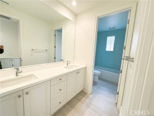 Building Photo - 148 Sabbia