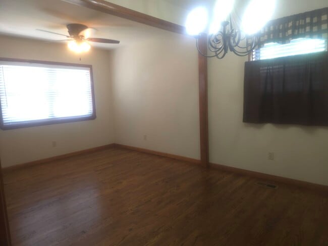 Building Photo - 4701 N Peniel Ave
