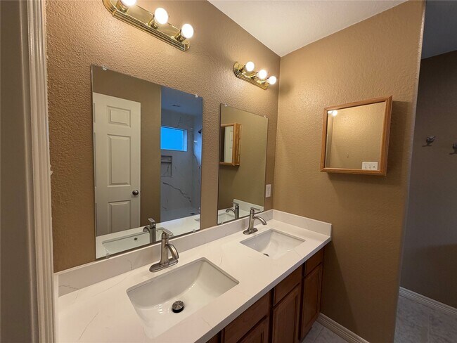Building Photo - 9110 Prairie Trails Dr