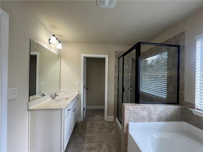 Building Photo - 2299 Misty Ivy Ct