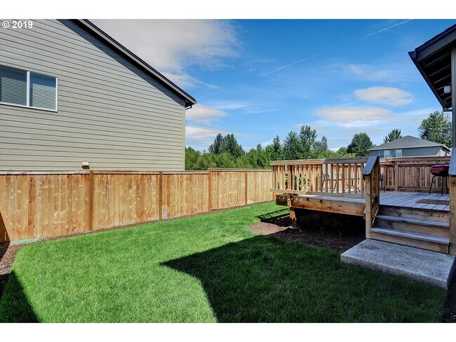 Building Photo - 23078 NE Sockeye St