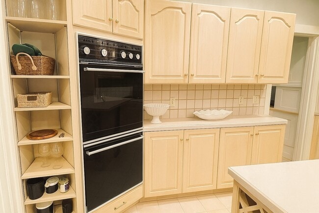 Building Photo - 177 Springfield St