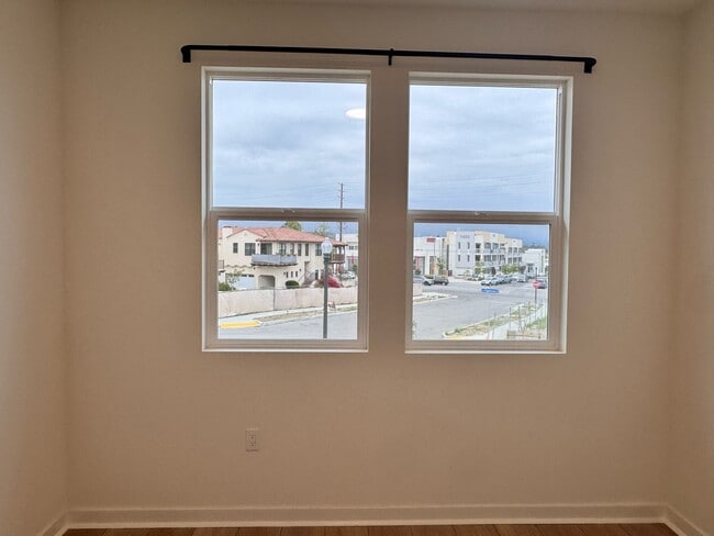 Building Photo - 303 Capistrano Dr