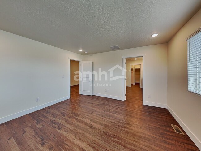 Building Photo - 9516 Aviara St