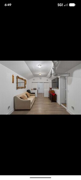 Building Photo - 3209 Peachtree St