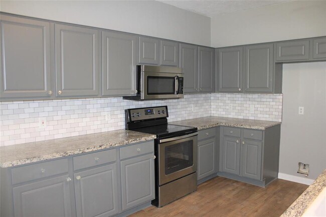 Building Photo - 20910 Kings Clover Ct
