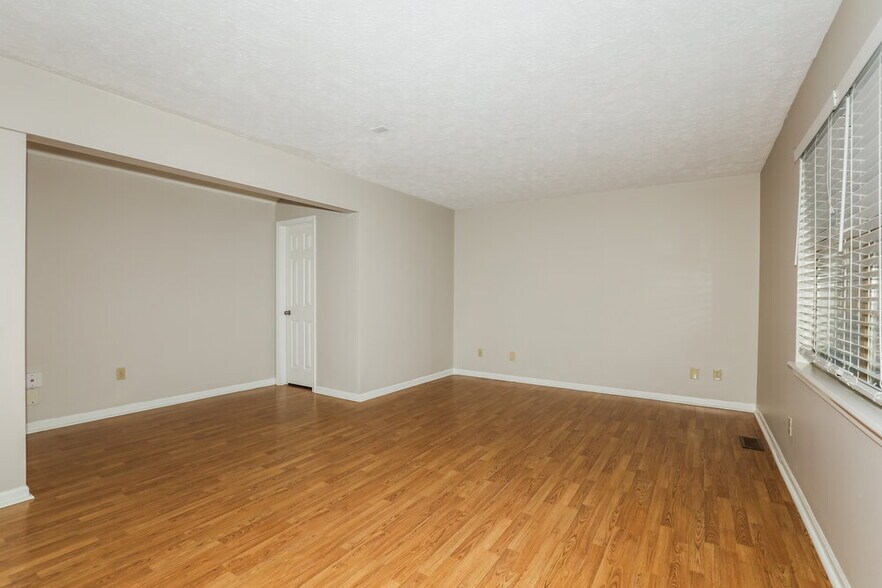 Building Photo - 2917 Sunnyfield Ct