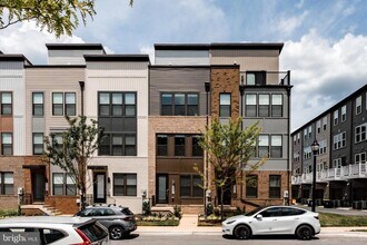 Building Photo - 2503 Emerald Branch Dr