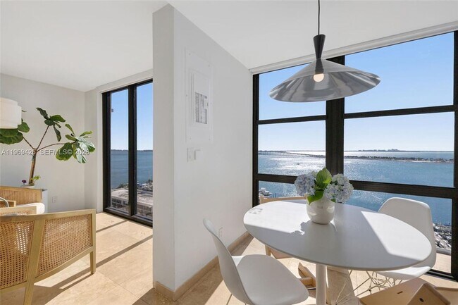 Building Photo - 1915 Brickell Ave