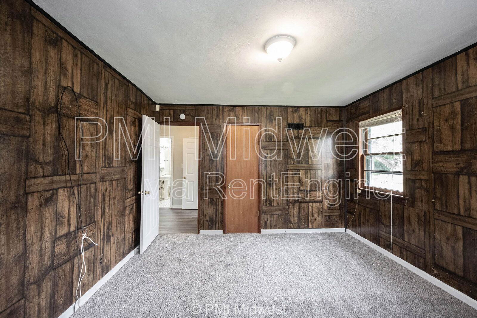 Building Photo - 2121 Euclid Dr