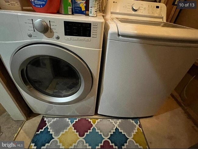 Building Photo - 21082 Gladstone Dr