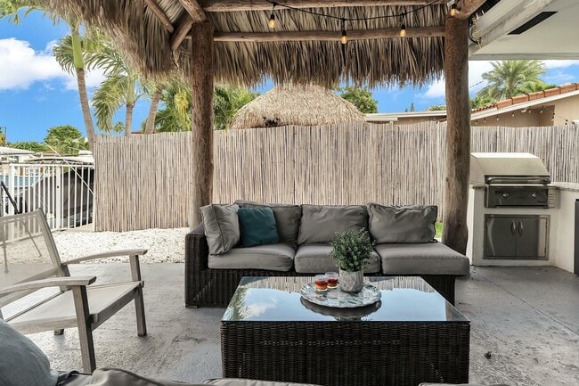 Building Photo - 2233 SE 15th St