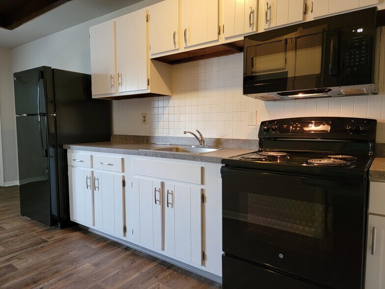 Building Photo - 2112 Stone Mill Rd