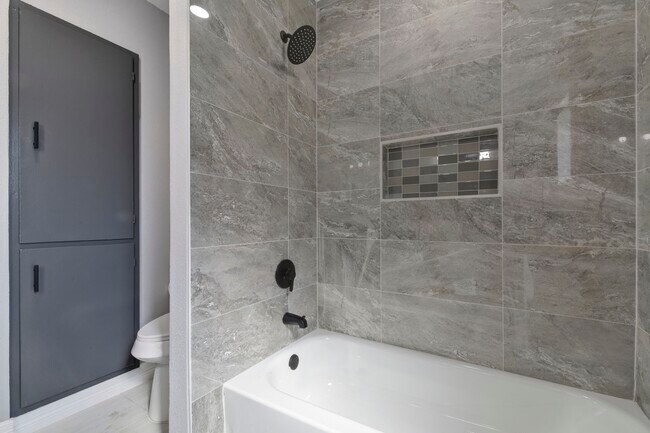 Building Photo - 1415 Avenue H