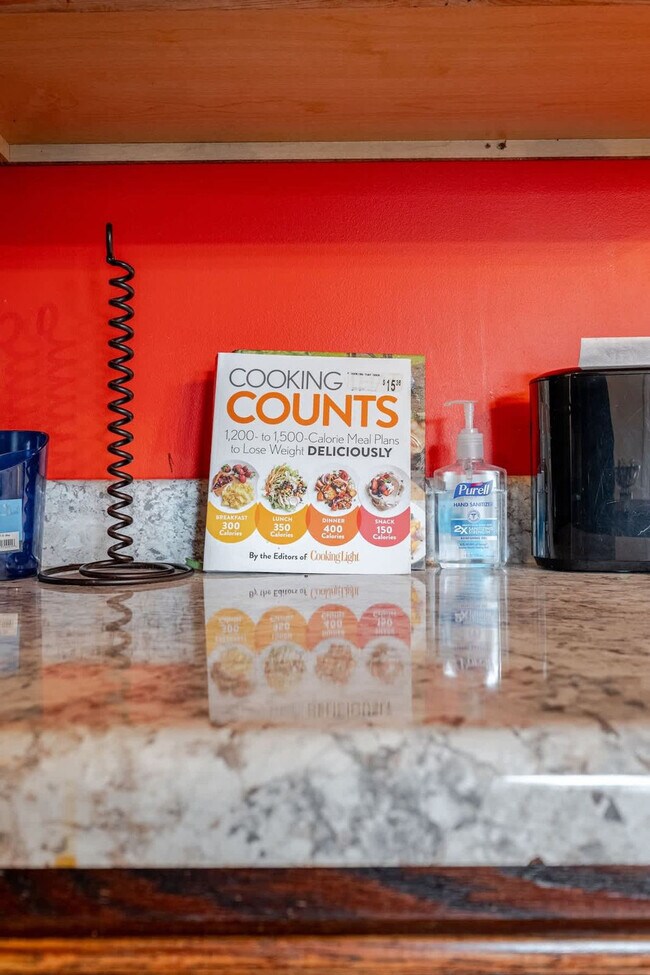 Building Photo - 305 Humble Rd