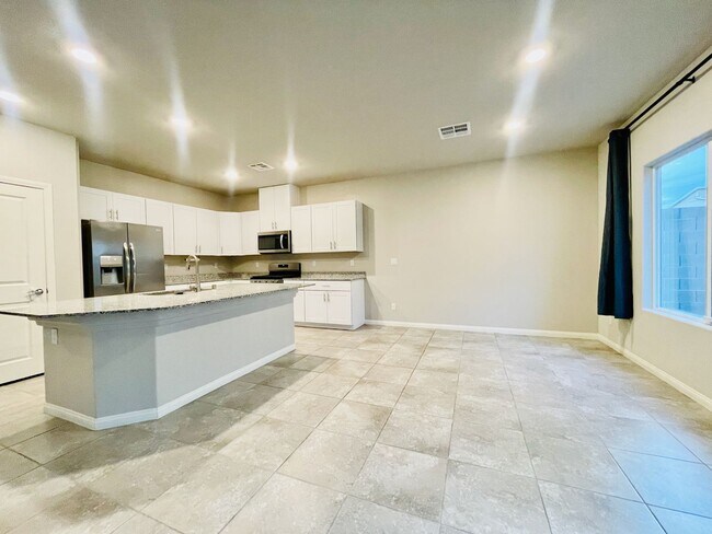 Building Photo - Newer 5 Bd, 3 Bth, Bonus Room, Open Floor ...