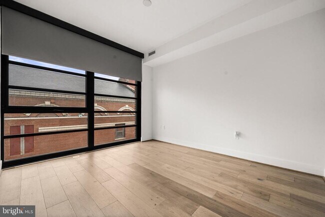 Building Photo - 1300 4th St SE