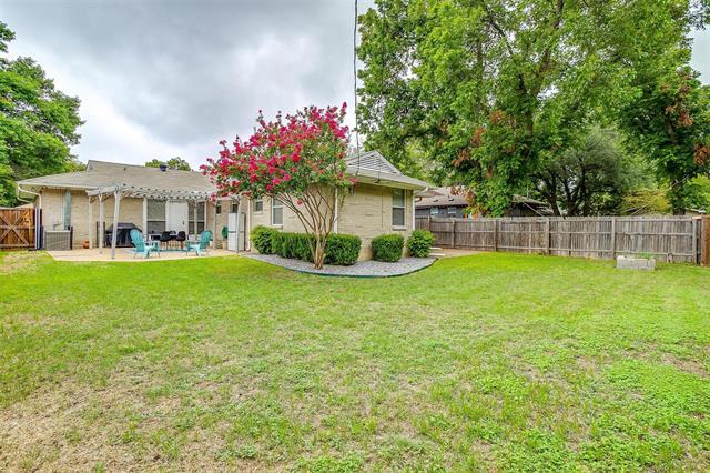 Building Photo - 10008 San Lorenzo Dr