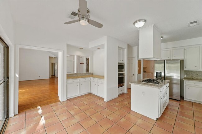 Building Photo - 13127 Waldemere Dr