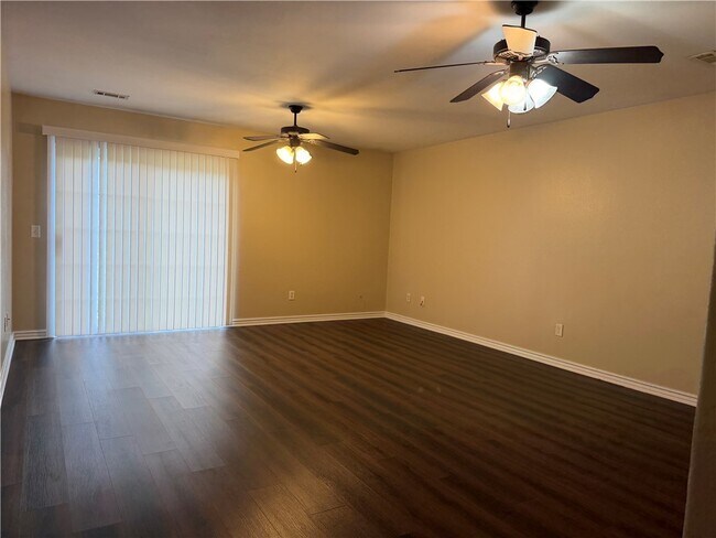Building Photo - 234 Graystone Cir