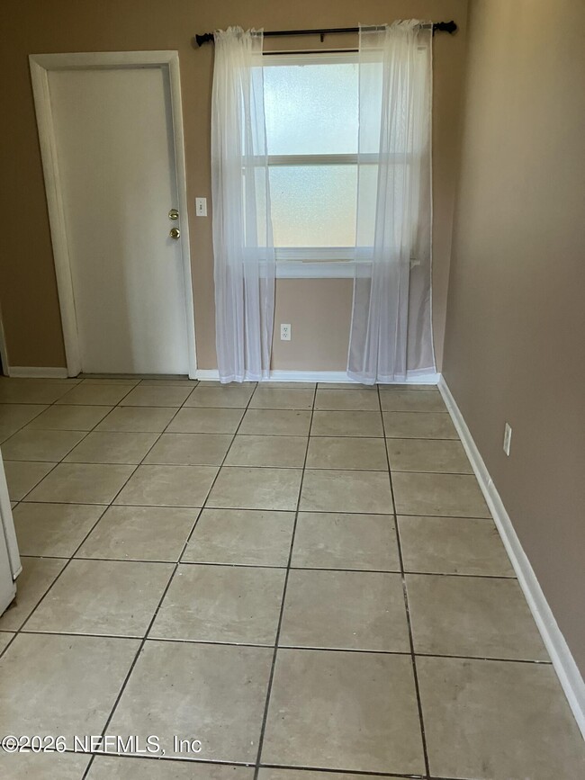 Building Photo - 2515 Waters Edge Dr