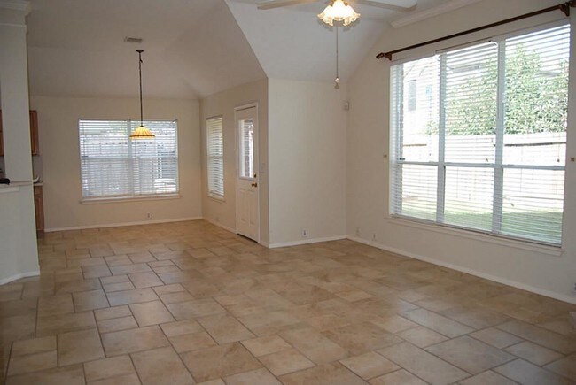 Building Photo - 3118 Silver Cedar Trail