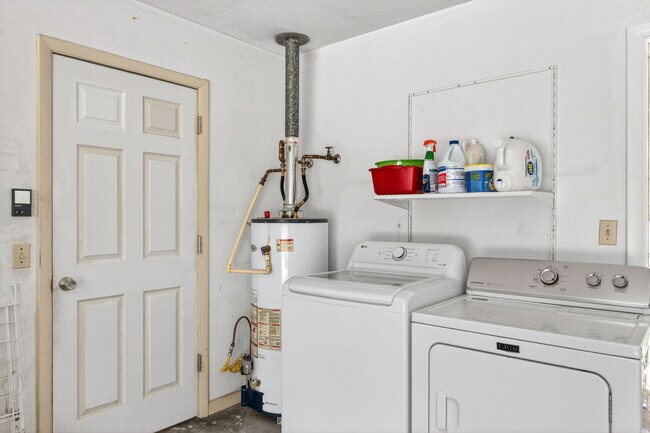 Building Photo - 4604 NW 44th Pl