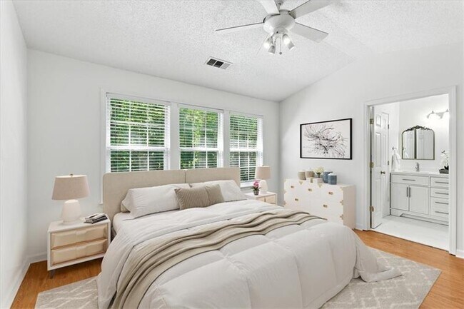 Building Photo - 13077 Region Trace