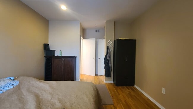 Building Photo - 518-536-536 Gregory Ave