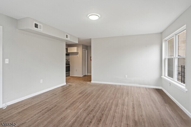 Building Photo - 74 16th Ave