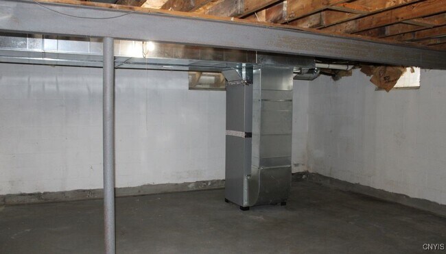 Building Photo - 7994 Northwood Dr