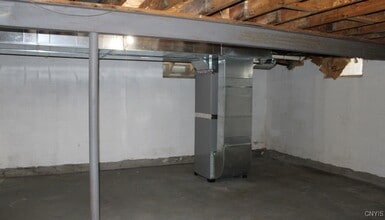 Building Photo - 7994 Northwood Dr