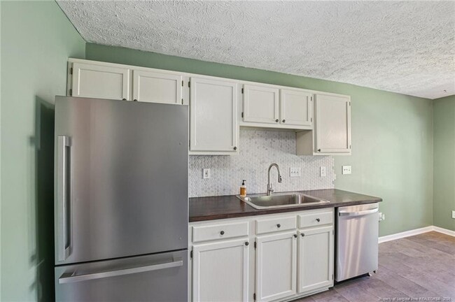 Building Photo - 2932 Chillingworth Dr