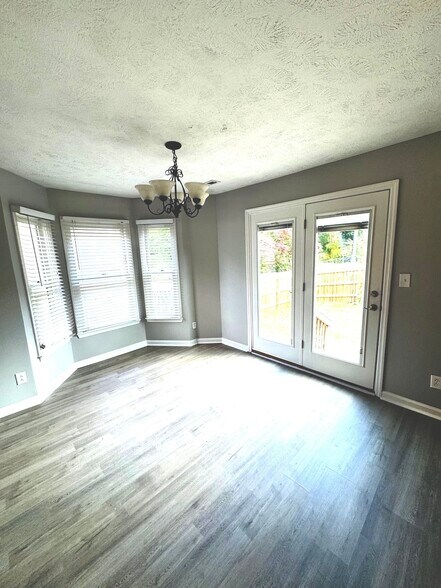 Building Photo - 5551 Robmont Dr